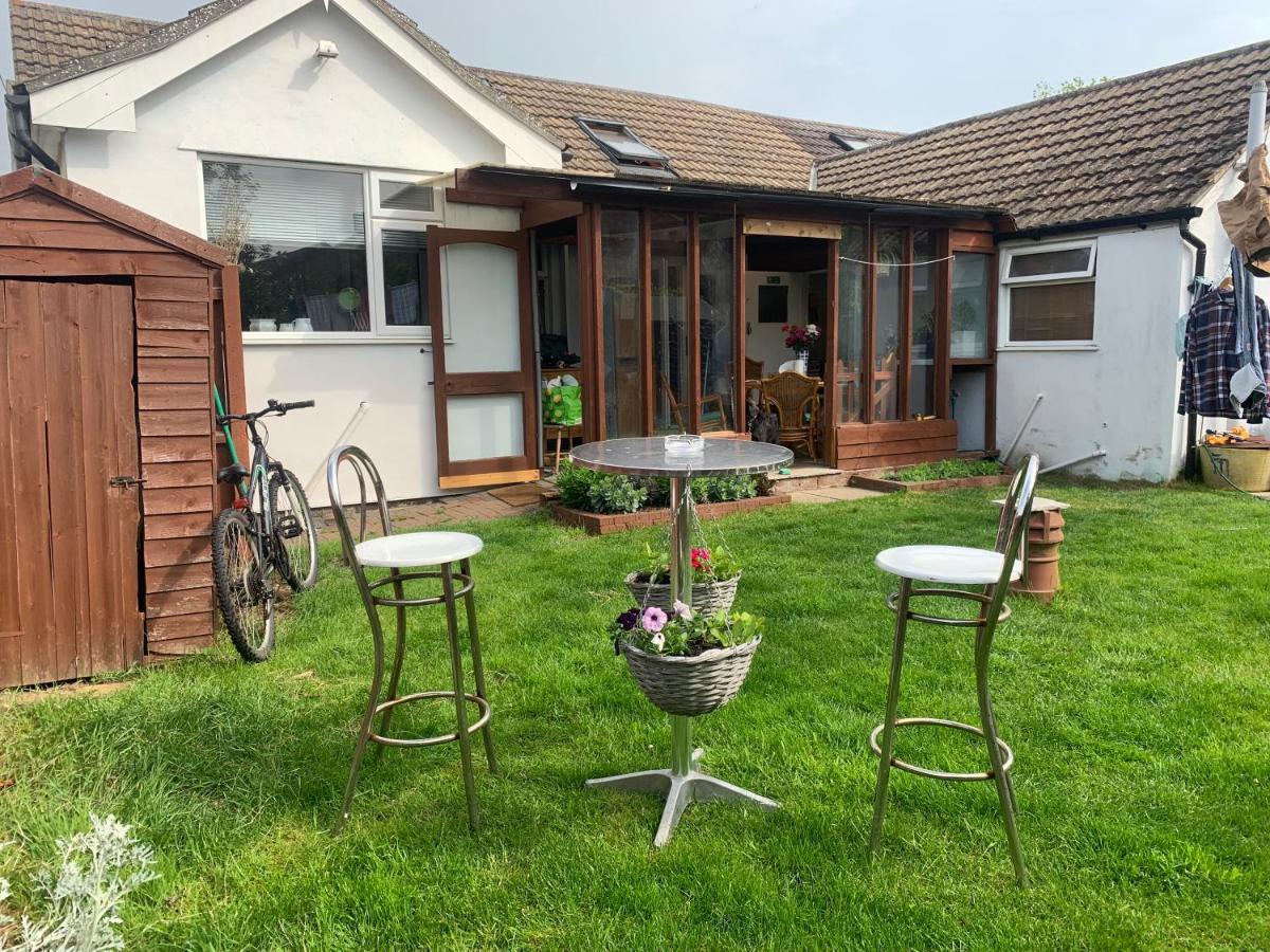 Hikers & Bikers Refuge Bed and Breakfast Ipswich Exteriör bild