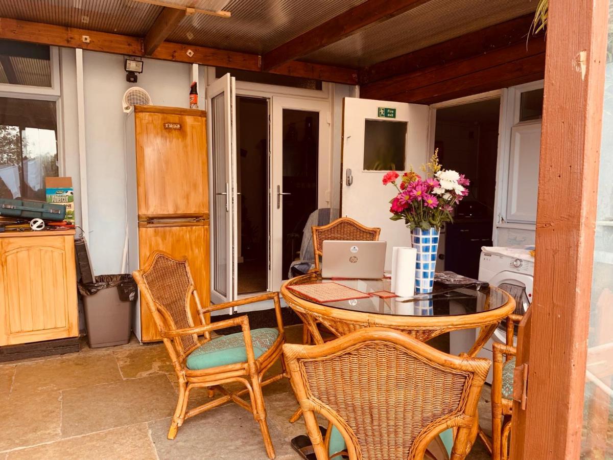 Hikers & Bikers Refuge Bed and Breakfast Ipswich Exteriör bild