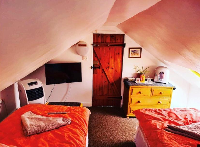 Hikers & Bikers Refuge Bed and Breakfast Ipswich Exteriör bild